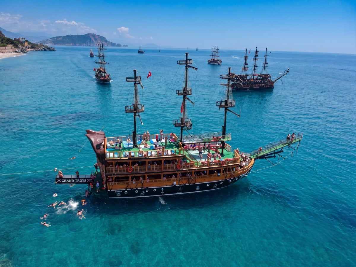 Alanya Yemekli Tekne Turu — Alanya, Antalya (görsel 2)