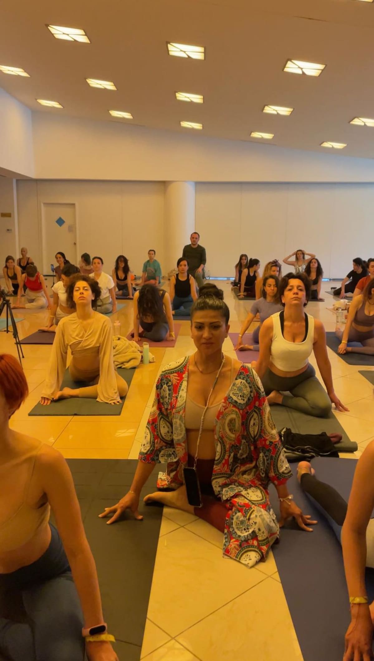 Ayşegül Koç ile Çakra Yoga — Muratpaşa, Antalya