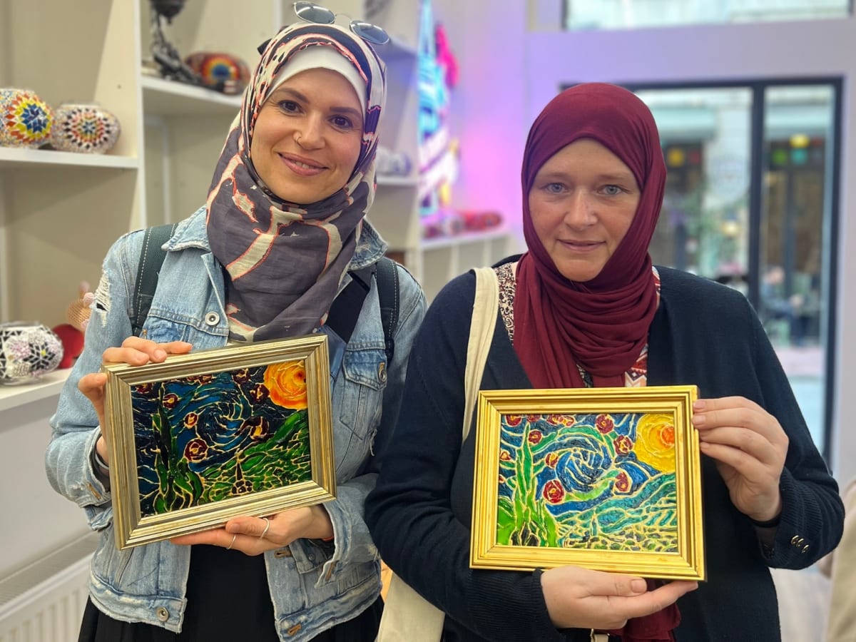 Muratpaşa'da Canlı Renklerle Vitray Boyama — Muratpaşa, Antalya (görsel 3)