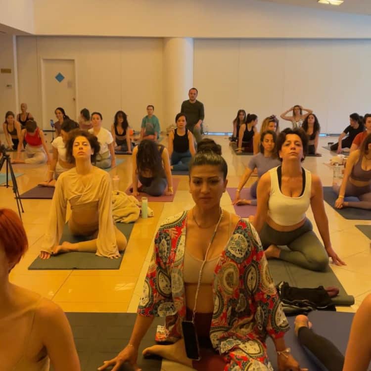 Ayşegül Koç ile Çakra Yoga — Muratpaşa, Antalya