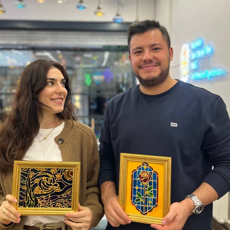 Muratpaşa'da Canlı Renklerle Vitray Boyama — Muratpaşa, Antalya